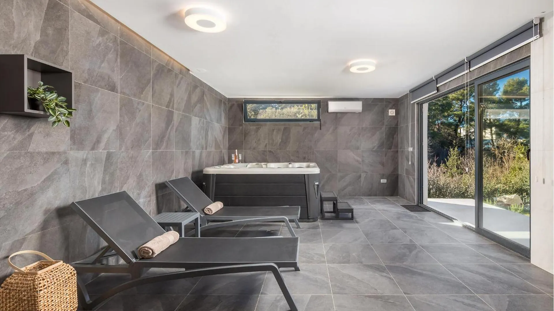 Awesome Home In Malinska With Kitchen Casa de Férias
