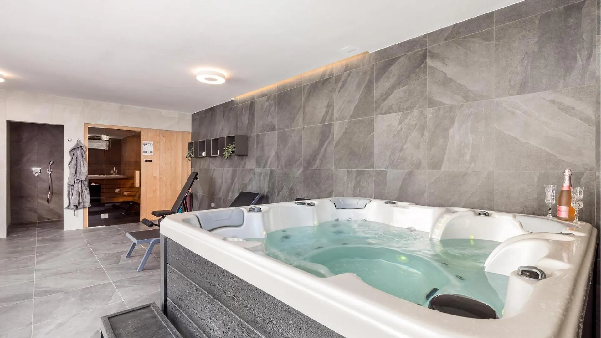 Awesome Home In Malinska With Kitchen 0*,  Croácia